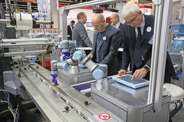 Moderne Lebensmittelverpackungen gewährleisten heute ein Höchstmaß an Schutz für die Verbraucher. Die wichtigsten Anbieter dieser Technologie werden ihre Weiterentwicklungen erneut auf der FachPack 2018 präsentieren. Moderne Lebensmittelverpackungen gewährleisten heute ein Höchstmaß an Schutz für die Verbraucher. Die wichtigsten Anbieter dieser Technologie werden ihre Weiterentwicklungen erneut auf der FachPack 2018 präsentieren.