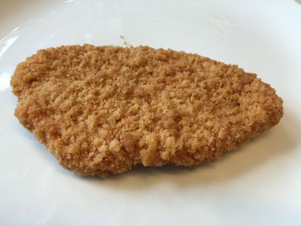 Nach dem neuen Leitsatz dürfen Fleisch-Ersatzprodukte sich namentlich nur dann beispielsweise an das Schnitzel anlehnen, wenn sie sensorisch eine hinreichende Ähnlichkeit aufweisen. Nach dem neuen Leitsatz dürfen Fleisch-Ersatzprodukte sich namentlich nur dann beispielsweise an das Schnitzel anlehnen, wenn sie sensorisch eine hinreichende Ähnlichkeit aufweisen.
