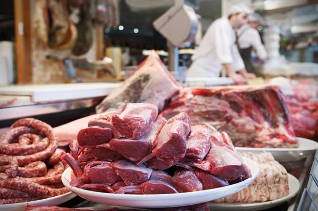 Für Fleisch sowie Fleischwaren mussten die Verbraucher im September durchschnittlich 2,6 Prozent mehr ausgeben als ein Jahr zuvor. Für Fleisch sowie Fleischwaren mussten die Verbraucher im September durchschnittlich 2,6 Prozent mehr ausgeben als ein Jahr zuvor.