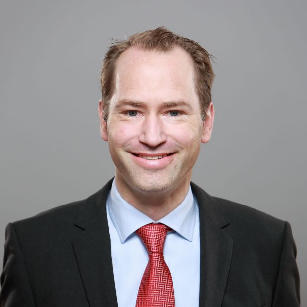 Dr. Alexander Hinrichs, Geschäftsführer der Initiative Tierwohl seit Januar 2015. Dr. Alexander Hinrichs, Geschäftsführer der Initiative Tierwohl seit Januar 2015.