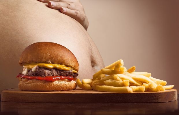 Zu viel, zu fett, zu salzig. Ernährungsbedingte Krankheiten sind auf dem Vormarsch. Zu viel, zu fett, zu salzig. Ernährungsbedingte Krankheiten sind auf dem Vormarsch.