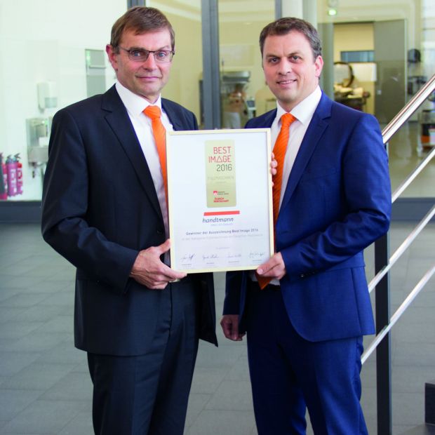 Freuen sich über die Auszeichnung (von links): Geschäftsführer Karl Keller und Bereichsleiter Vertriebsorganisation Thomas Ott. Freuen sich über die Auszeichnung (von links): Geschäftsführer Karl Keller und Bereichsleiter Vertriebsorganisation Thomas Ott.