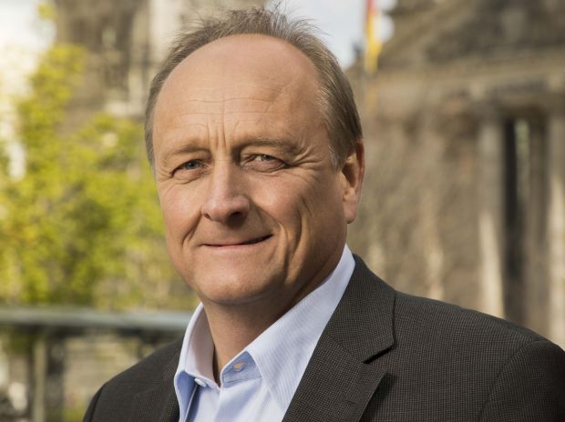 DBV-Präsident Joachim Rukwied forderte auf dem Bauerntag ein schnelles Handeln der Politik zum Schutz der Schweinehalter. DBV-Präsident Joachim Rukwied forderte auf dem Bauerntag ein schnelles Handeln der Politik zum Schutz der Schweinehalter.