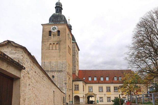 Bioland-Demonstrationsbetrieb: Zum Kloster gehören Metzgerei, Bäckerei und Imkerei. Bioland-Demonstrationsbetrieb: Zum Kloster gehören Metzgerei, Bäckerei und Imkerei.