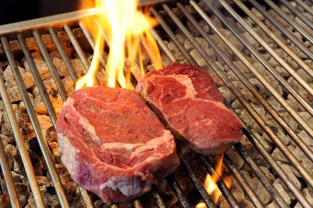 Im Meat Market werden die 200 bis 300 Gramm Portionen Fleisch ausschließlich auf dem Grill zubereitet. Im Meat Market werden die 200 bis 300 Gramm Portionen Fleisch ausschließlich auf dem Grill zubereitet.
