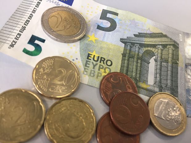 Seit Jahresbeginn erhalten die Beschäftigten der Fleischwirtschaft mindestens 8,75 Euro je Stunde. Seit Jahresbeginn erhalten die Beschäftigten der Fleischwirtschaft mindestens 8,75 Euro je Stunde.