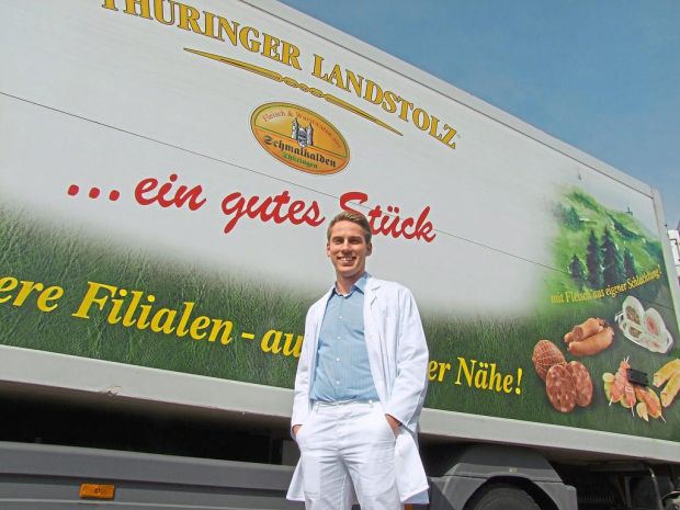 Nachfolge geregelt: Bestens ausgebildet als Fleischer, Betriebswirt und Lebensmitteltechnologe steht Kevin Holland-Moritz für neue Aufgaben bereit Nachfolge geregelt: Bestens ausgebildet als Fleischer, Betriebswirt und Lebensmitteltechnologe steht Kevin Holland-Moritz für neue Aufgaben bereit