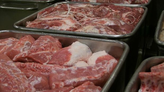 Marktteilnehmer beobachten deutliche Preisnachlässe bei Schweinefleisch. Marktteilnehmer beobachten deutliche Preisnachlässe bei Schweinefleisch.