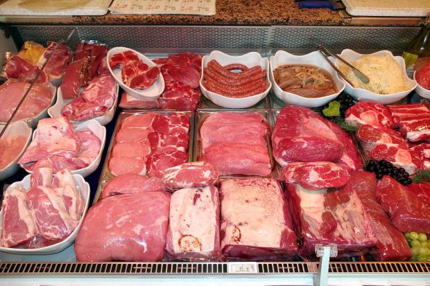 Viele Fachgeschäfte stellen fest: Kunden, die Fleisch kaufen, wollen wissen, woher die Tiere stammen oder welches Futter sie bekommen haben. Viele Fachgeschäfte stellen fest: Kunden, die Fleisch kaufen, wollen wissen, woher die Tiere stammen oder welches Futter sie bekommen haben.
