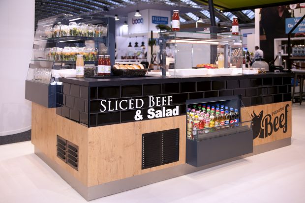 Eine Snackstation für warme und kalte Angebote auf kleinstem Raum. Eine Snackstation für warme und kalte Angebote auf kleinstem Raum.