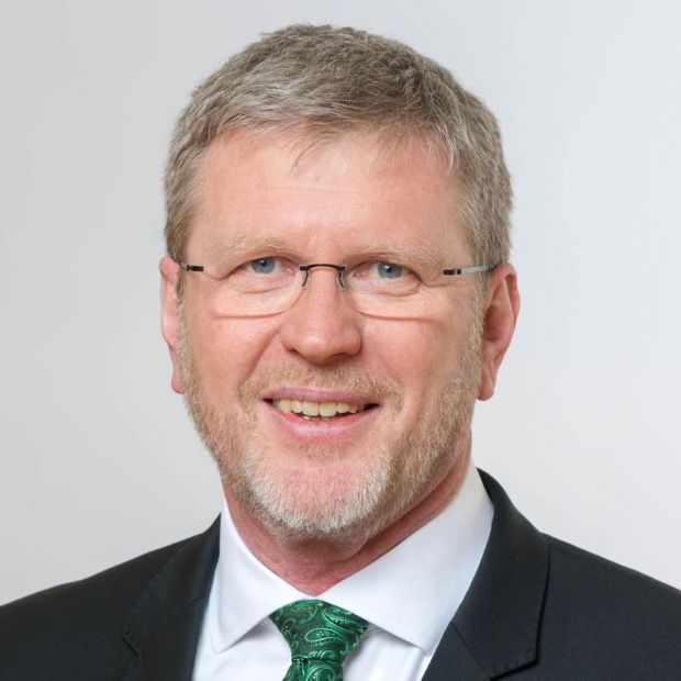 Staatsminister Dr. Marcel Huber ist seit 21. März 2018 bayerischer Staatsminister für Umwelt und Verbraucherschutz. Staatsminister Dr. Marcel Huber ist seit 21. März 2018 bayerischer Staatsminister für Umwelt und Verbraucherschutz.