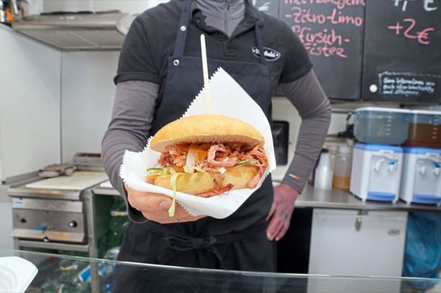 Foodtrucks und moderne Streetfood-Gastronomie sind mehr als ein Hype.Das zeigt die Streetfood Convention in Nürnberg. Foodtrucks und moderne Streetfood-Gastronomie sind mehr als ein Hype.Das zeigt die Streetfood Convention in Nürnberg.