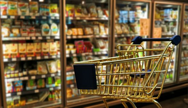 Die Supermärkte wollen Plastik reduzieren und verkaufen ab Ende 2019 keine Einweg-Plastikartikel wie Strohhalme, Geschirr und Wattestäbchen mit Kunststoffschaft mehr. Die Supermärkte wollen Plastik reduzieren und verkaufen ab Ende 2019 keine Einweg-Plastikartikel wie Strohhalme, Geschirr und Wattestäbchen mit Kunststoffschaft mehr.