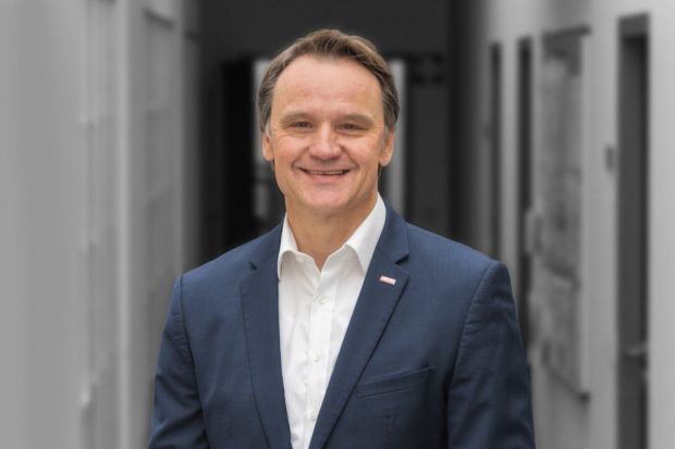 Neu im Vorstand der Palux AG: Dipl.-Kfm. Torsten Hehner.
Neu im Vorstand der Palux AG: Dipl.-Kfm. Torsten Hehner.