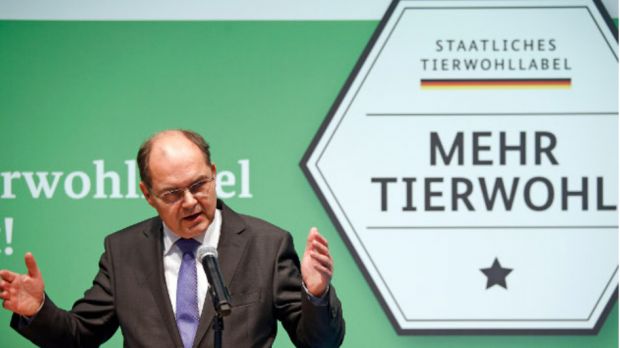 Bundeslandwirtschaftsminister Christian Schmidt hat die Kernelemente des staatlichen Tierwohllabels vorgestellt. Bundeslandwirtschaftsminister Christian Schmidt hat die Kernelemente des staatlichen Tierwohllabels vorgestellt.