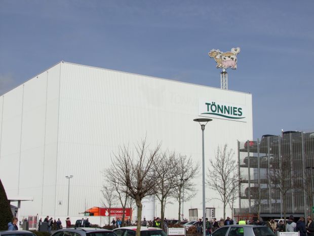 Das Tönnies-Fleischwerk in Rheda-Wiedenbrück. Das Tönnies-Fleischwerk in Rheda-Wiedenbrück.
