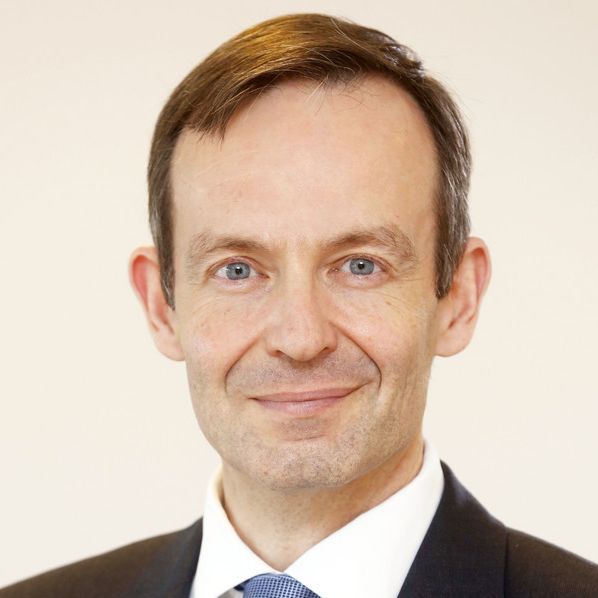 Dr. Volker Wissing ist in Rheinland-Pfalz Minister für Wirtschaft, Verkehr, Landwirtschaft und Weinbau. Dr. Volker Wissing ist in Rheinland-Pfalz Minister für Wirtschaft, Verkehr, Landwirtschaft und Weinbau.