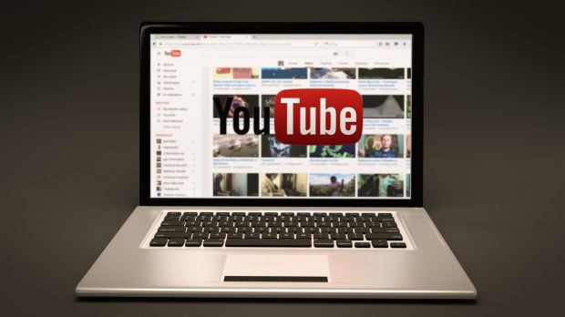 YouTube ist ein 2005 gegründetes Videoportal. Die Benutzer können hier kostenlos Videoclips ansehen, bewerten, kommentieren und selbst hochladen. YouTube ist ein 2005 gegründetes Videoportal. Die Benutzer können hier kostenlos Videoclips ansehen, bewerten, kommentieren und selbst hochladen.