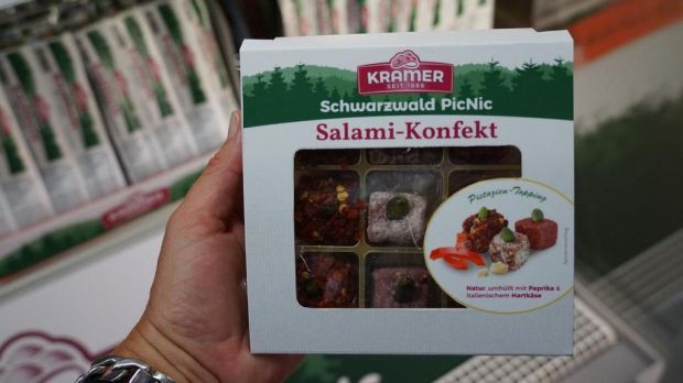 Klein , aber oho: das Salami-Konfekt von Kramer. Klein , aber oho: das Salami-Konfekt von Kramer.