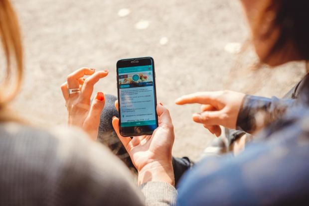 Die App ist einfach per Smartphone zu bedienen. Die App ist einfach per Smartphone zu bedienen.