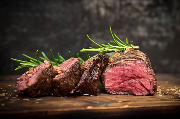 Das Grillen wird anspruchsvoller: bei Equipment, Zubehör, Fleisch und Zutaten. Das Grillen wird anspruchsvoller: bei Equipment, Zubehör, Fleisch und Zutaten.