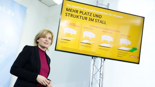 Bundesministerin Julia Klöckner setzt sich für das freiwillige Tierwohllabel ein. Bundesministerin Julia Klöckner setzt sich für das freiwillige Tierwohllabel ein.