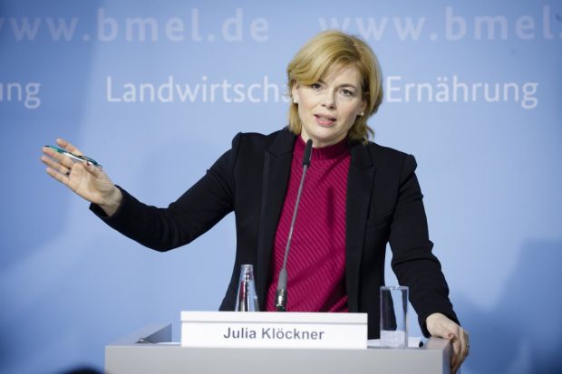 Bundesministerin Julia Klöckner am 6. Februar 2019 bei der Pressekonferenz zur Vorstellung der Kriterien des staatlichen Tierwohlkennzeichens für Schweine. Bundesministerin Julia Klöckner am 6. Februar 2019 bei der Pressekonferenz zur Vorstellung der Kriterien des staatlichen Tierwohlkennzeichens für Schweine.