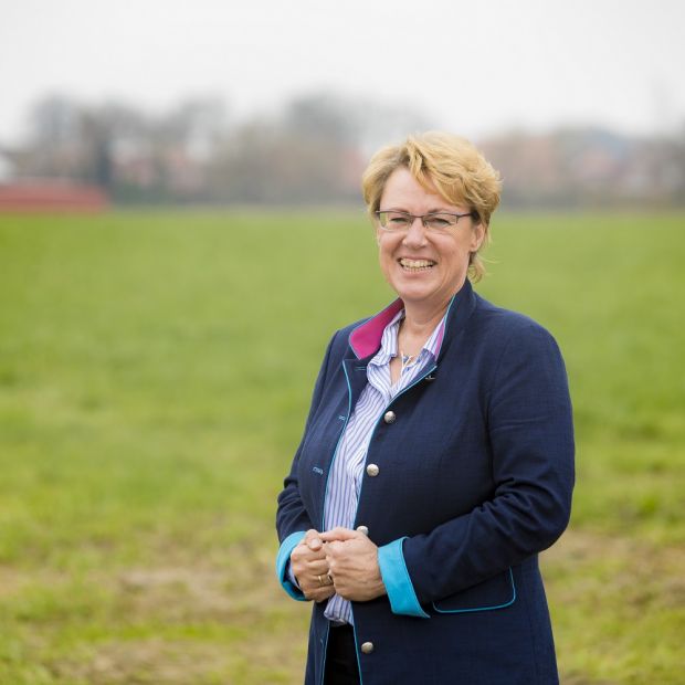 Niedersachsens Landwirtschaftsministerin Barbara Otte-Kinast leitete den Lenkungsausschuss Nutztierstrategie. Niedersachsens Landwirtschaftsministerin Barbara Otte-Kinast leitete den Lenkungsausschuss Nutztierstrategie.