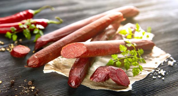 Etwas dunkleres Kraftpaket: Powerwürste aus magerem Rindfleisch. Etwas dunkleres Kraftpaket: Powerwürste aus magerem Rindfleisch.