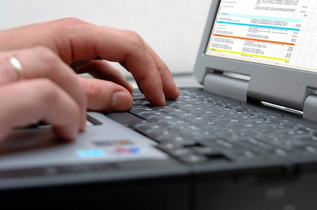 Stellen Sie dem Mitarbeiter der Steuerbehörde einen Arbeitsplatz bereit. Machen Sie ihm alle notwendigen Unterlagen für die Prüfung zugänglich.
Stellen Sie dem Mitarbeiter der Steuerbehörde einen Arbeitsplatz bereit. Machen Sie ihm alle notwendigen Unterlagen für die Prüfung zugänglich.
