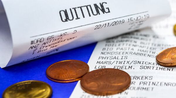 Verstöße gegen das Kassengesetz werden zwar nicht unmittelbar bestraft, können aber dazu führen, dass das Finanzamt genauer in die Bücher schaut Verstöße gegen das Kassengesetz werden zwar nicht unmittelbar bestraft, können aber dazu führen, dass das Finanzamt genauer in die Bücher schaut