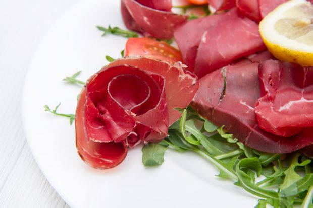 Typisch italienische Produkte wie beispielsweise Bresaola können aus südamerikanischem Fleisch hergestellt worden sein. Das ist eine Masche der italienischen Agromafia. Typisch italienische Produkte wie beispielsweise Bresaola können aus südamerikanischem Fleisch hergestellt worden sein. Das ist eine Masche der italienischen Agromafia.