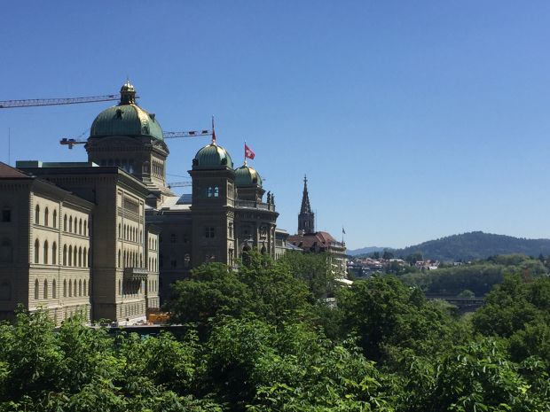 Das Schweizer Bundeshaus in Bern. Das Schweizer Bundeshaus in Bern.