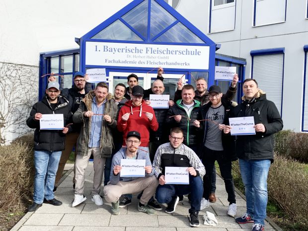 Solidarisch mit #flattenthecurve: Der 441. Meisterkurs der Fleischerschule Landshut macht Zwangspause. Solidarisch mit #flattenthecurve: Der 441. Meisterkurs der Fleischerschule Landshut macht Zwangspause.
