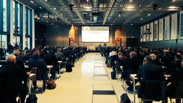 Zum 13. Deutsche Fleisch Kongress kommen 380 Vertreter aus der Fleischwirtschaft, dem Lebensmitteleinzelhandel und dem Fleischerhandwerk zusammen. Zum 13. Deutsche Fleisch Kongress kommen 380 Vertreter aus der Fleischwirtschaft, dem Lebensmitteleinzelhandel und dem Fleischerhandwerk zusammen.