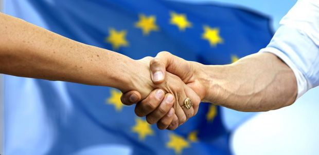 Die achte Europawahl steht vom 23. bis zum 26. Mai 2019 an. Dann sind etwa 427 Millionen EU-Bürger in 28 EU-Ländern aufgerufen, 751 EU-Abgeordnete für das Europaparlament zu wählen. Die achte Europawahl steht vom 23. bis zum 26. Mai 2019 an. Dann sind etwa 427 Millionen EU-Bürger in 28 EU-Ländern aufgerufen, 751 EU-Abgeordnete für das Europaparlament zu wählen.