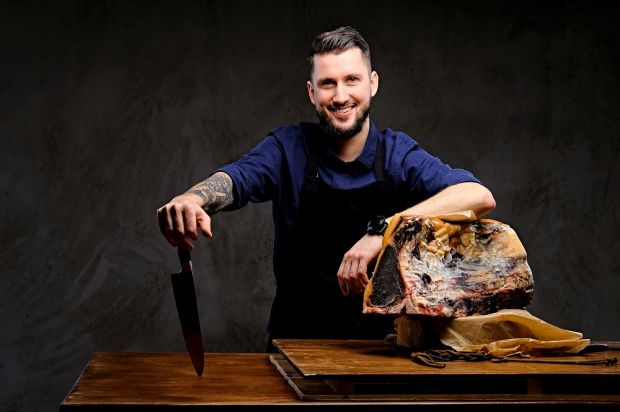 Das Fleischerhandwerk bietet hervorragende Weiterbildungschancen. Mit dem Fleischsommelier lässt sich eine wichtige Stufe der Karriereleiter erklimmen. Das Fleischerhandwerk bietet hervorragende Weiterbildungschancen. Mit dem Fleischsommelier lässt sich eine wichtige Stufe der Karriereleiter erklimmen.
