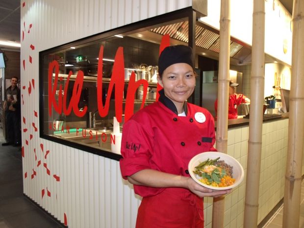 Neu plaziert im deutschen Außer-Haus-Markt: Rice Up! – ein panasiatisches Konzept aus der Schweiz. Neu plaziert im deutschen Außer-Haus-Markt: Rice Up! – ein panasiatisches Konzept aus der Schweiz.