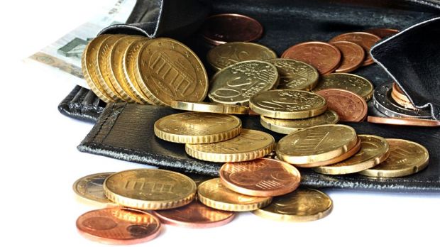Seit 1. Januar 2019 gilt ein gesetzlicher Mindestlohn von 9,19 Euro je Stunde. Seit 1. Januar 2019 gilt ein gesetzlicher Mindestlohn von 9,19 Euro je Stunde.