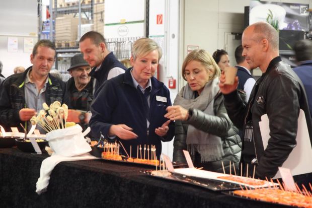 Familientreff und Ideenschmiede: Die Weihnachts-Ausstellung in Essen bietet immer Anregungen. Familientreff und Ideenschmiede: Die Weihnachts-Ausstellung in Essen bietet immer Anregungen.