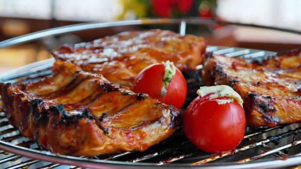 Obwohl sich die Grillsaison dem Ende zuneigt, lässt sich Schweinefleisch gut vermarkten. Obwohl sich die Grillsaison dem Ende zuneigt, lässt sich Schweinefleisch gut vermarkten.