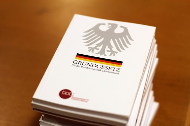 Die Verfassung der Bundesrepublik Deutschland: Das Grundgesetz. Die Verfassung der Bundesrepublik Deutschland: Das Grundgesetz.