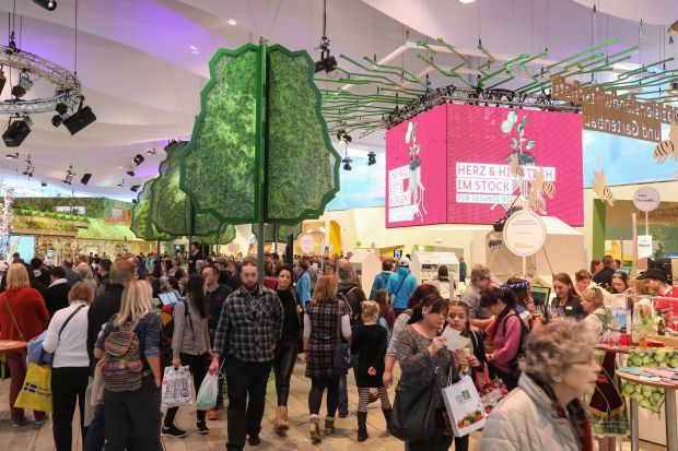 Blick in die Halle des Bundesministeriums für Ernährung und Landwirtschaft. Blick in die Halle des Bundesministeriums für Ernährung und Landwirtschaft.