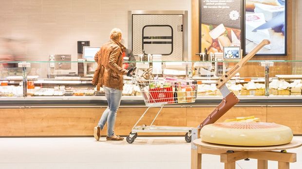 Mit den Frischetabletts hat Kaufland eine Möglichkeit geschaffen, an den Fleisch- und Käsetheken Verpackungsmaterial einzusparen. Mit den Frischetabletts hat Kaufland eine Möglichkeit geschaffen, an den Fleisch- und Käsetheken Verpackungsmaterial einzusparen.