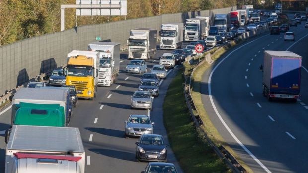 Staus und Wartezeiten, wie hier am Brennerpass zwischen Österreich und Italien, müssen im innereuropäischen Warenverkehr vermieden werden, fordert FoodDrinkEurope. Staus und Wartezeiten, wie hier am Brennerpass zwischen Österreich und Italien, müssen im innereuropäischen Warenverkehr vermieden werden, fordert FoodDrinkEurope.
