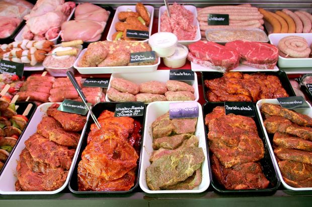 Der Hype um den Gin scheint vorüber zu sein: Deshalb aromatisieren die Jungs ihre „Steaksorte des Jahres 2019“ lieber mit einem Schuss Whisky. Der Hype um den Gin scheint vorüber zu sein: Deshalb aromatisieren die Jungs ihre „Steaksorte des Jahres 2019“ lieber mit einem Schuss Whisky.