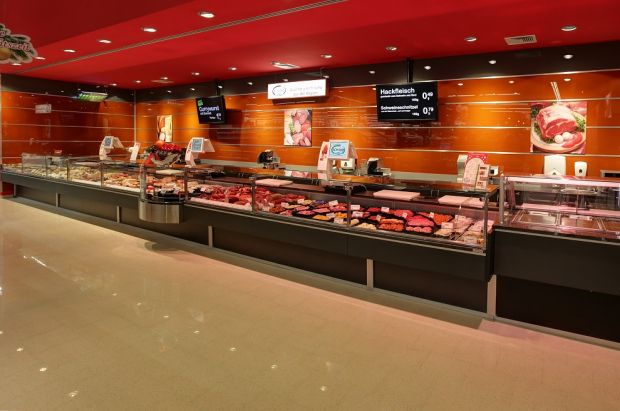 Handwerk im Handel: Metzger Schmid im Rewe Sontheim.
Handwerk im Handel: Metzger Schmid im Rewe Sontheim.
