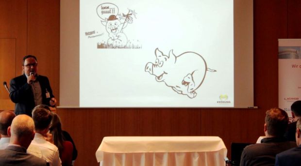 Michael Krönung mag keine langweiligen Schweine auf der Wursttüte. Michael Krönung mag keine langweiligen Schweine auf der Wursttüte.