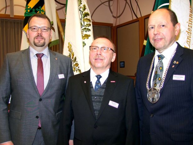 Die drei Landesinnungsmeister aus Thüringen, Sachsen-Anhalt und Sachsen setzen auf Stärke durch mehr Gemeinsamkeit (von links): Thomas Hönnger, Klaus-Dieter Kohlmann und Thomas Keller. Die drei Landesinnungsmeister aus Thüringen, Sachsen-Anhalt und Sachsen setzen auf Stärke durch mehr Gemeinsamkeit (von links): Thomas Hönnger, Klaus-Dieter Kohlmann und Thomas Keller.