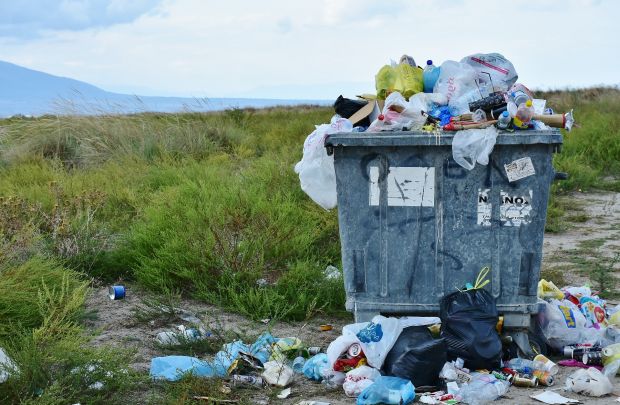 Laut WWF landen alle bis 2.Mai produzierten Lebensmittel auf dem Müll. Laut WWF landen alle bis 2.Mai produzierten Lebensmittel auf dem Müll.